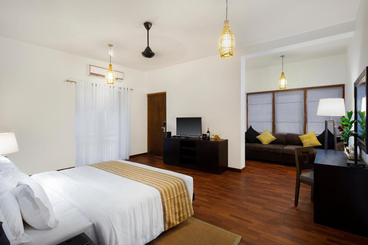 Ayana Sea Hotel Wadduwa Bagian luar foto