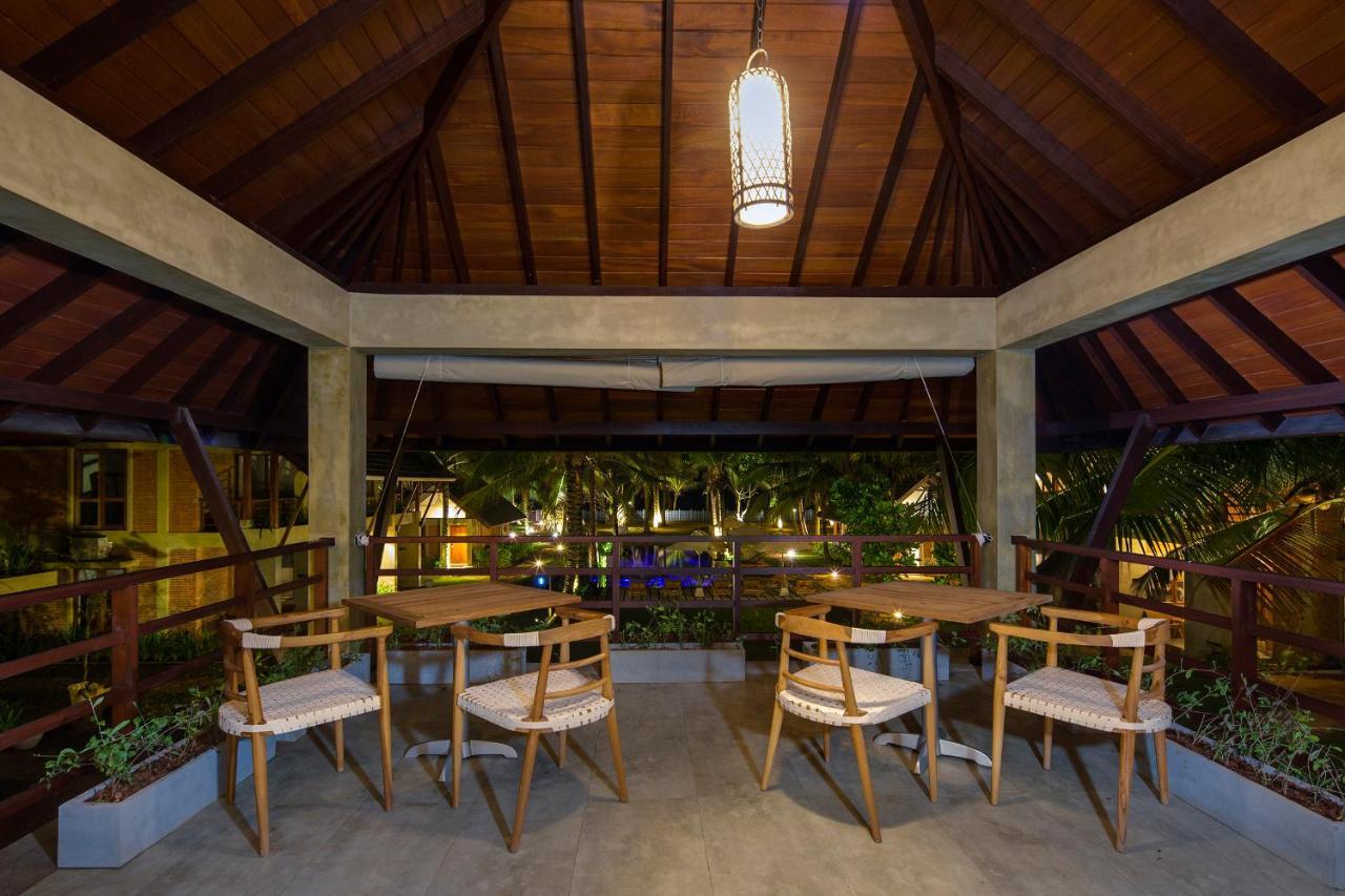 Ayana Sea Hotel Wadduwa Bagian luar foto